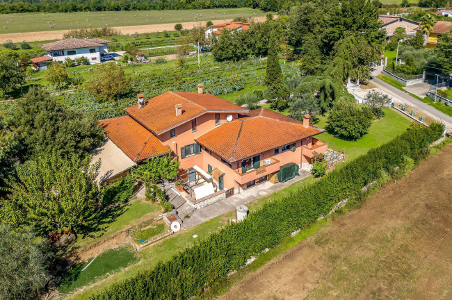 Villa for sale in San Giovanni Incarico