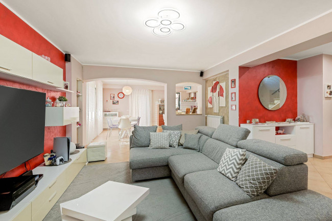 Villa for sale in San Giovanni Incarico