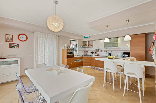 Villa for sale in San Giovanni Incarico