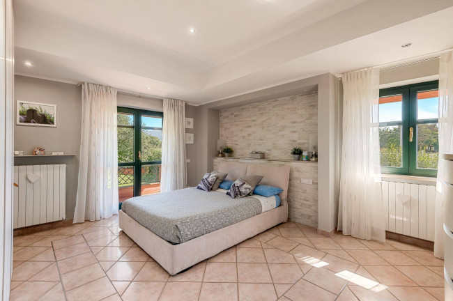 Villa for sale in San Giovanni Incarico