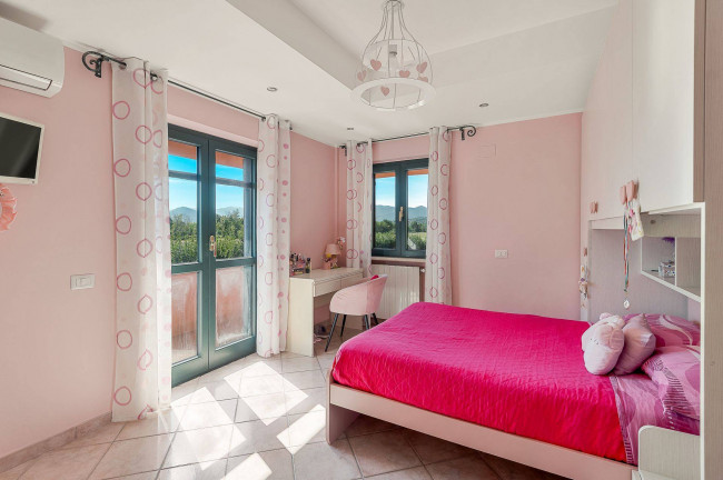 Villa for sale in San Giovanni Incarico