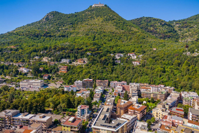 Palazzo intero stabile in vendita a Cassino