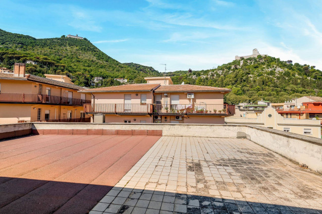 Palazzo intero stabile in vendita a Cassino