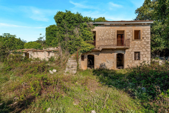 Turistico-alberghiero in vendita a Cassino