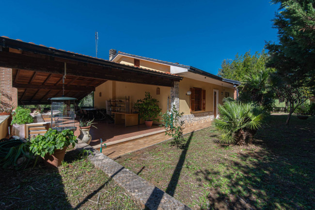 Villa for sale in Alatri