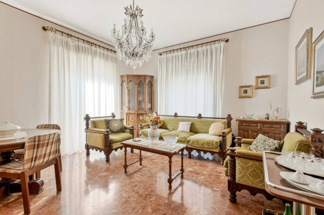 Palazzo intero stabile in vendita a Sant'Elia Fiumerapido
