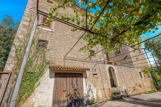 Casale di campagna in vendita a Casalvieri