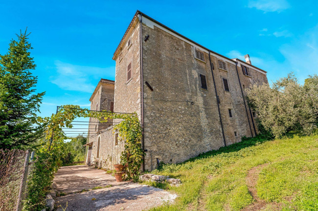 Casale di campagna in vendita a Casalvieri