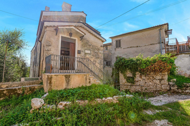 Casale di campagna in vendita a Casalvieri