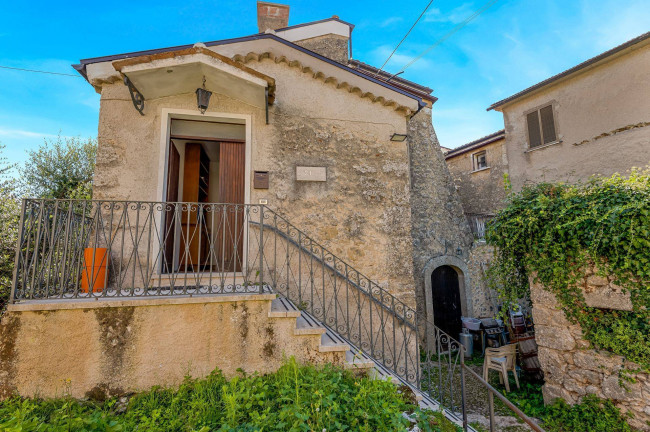 Casale di campagna in vendita a Casalvieri
