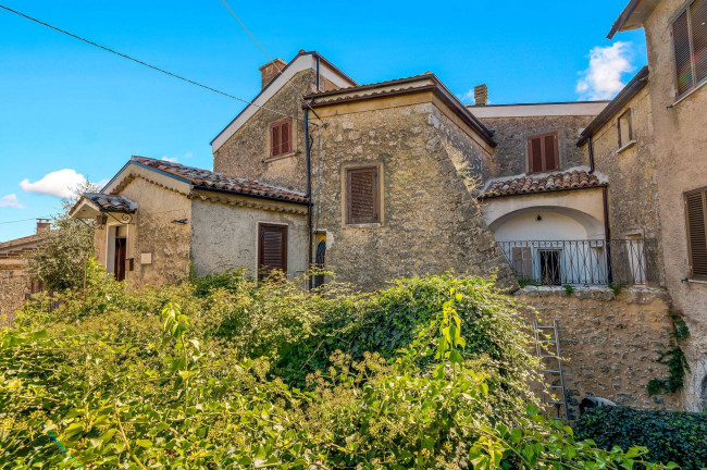 Casale di campagna in vendita a Casalvieri