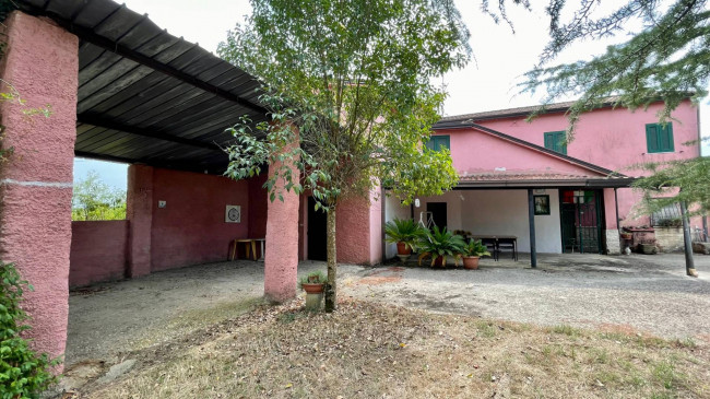 farmhouse for sale in Pontecorvo