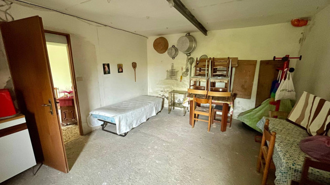 farmhouse for sale in Pontecorvo