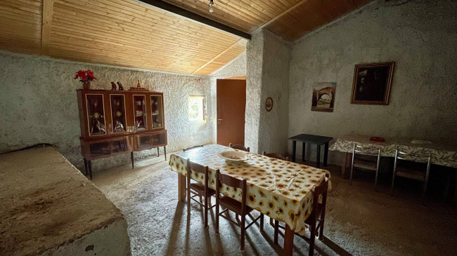 farmhouse for sale in Pontecorvo