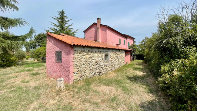 farmhouse for sale in Pontecorvo