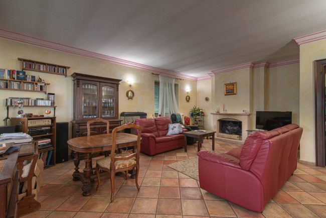 Villa in vendita a Cervaro
