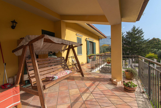 Villa in vendita a Cervaro