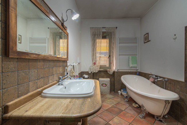 Villa in vendita a Cervaro