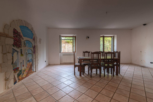 Villa in vendita a Cervaro