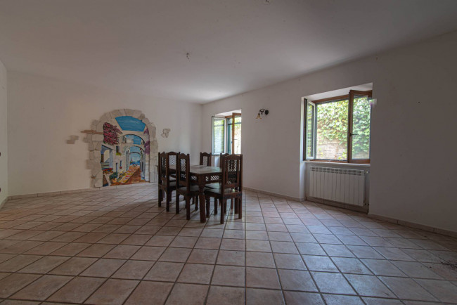 Villa in vendita a Cervaro