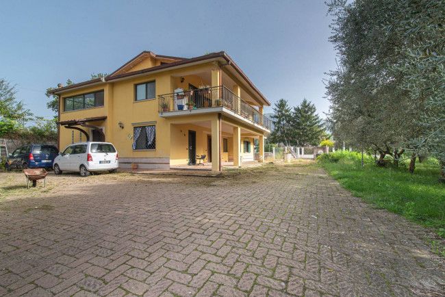 Villa in vendita a Cervaro