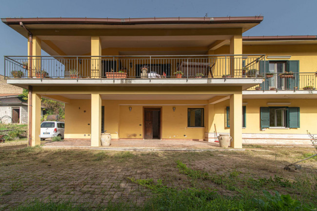 Villa in vendita a Cervaro