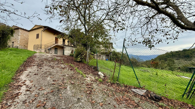 farmhouse for sale in Boville Ernica