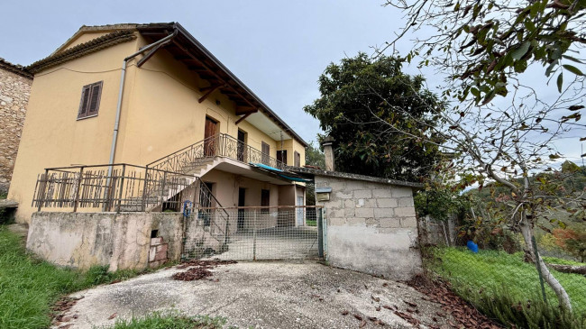 farmhouse for sale in Boville Ernica