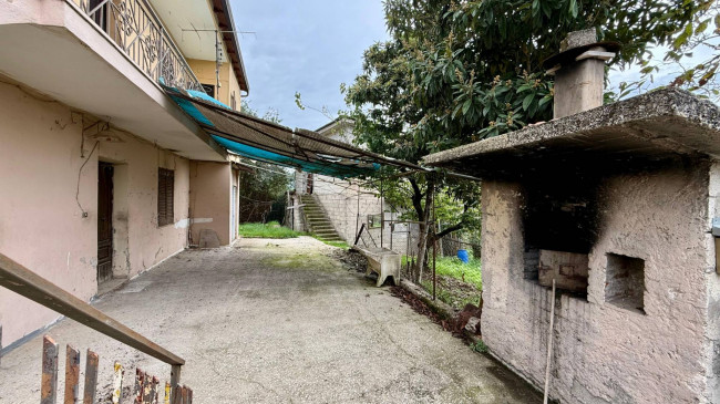 farmhouse for sale in Boville Ernica
