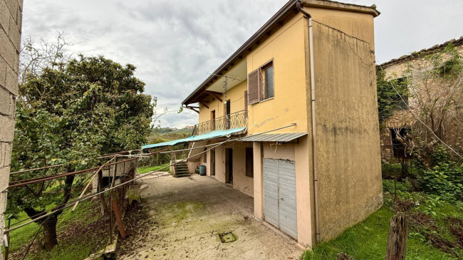 farmhouse for sale in Boville Ernica