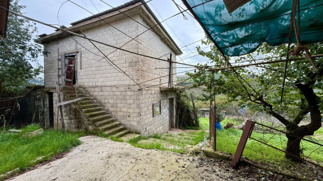 farmhouse for sale in Boville Ernica