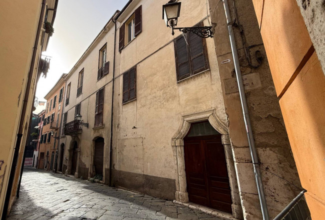 Palazzo in vendita a Isola Del Liri (FR)