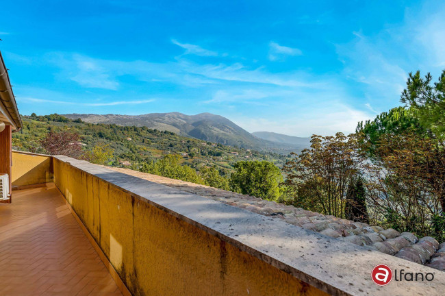 Villa in vendita a Olevano Romano (RM)