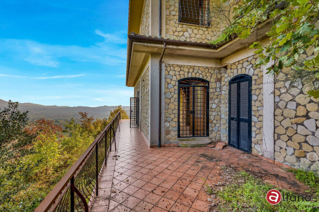 Villa in vendita a Olevano Romano (RM)