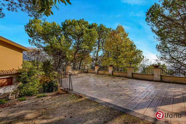 Villa in vendita a Olevano Romano (RM)