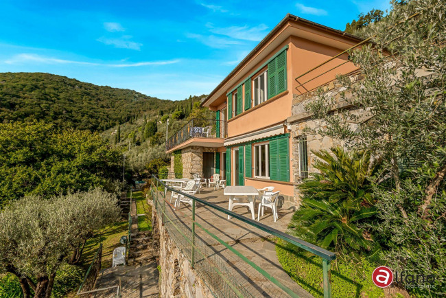 Villa in vendita a Recco (GE)