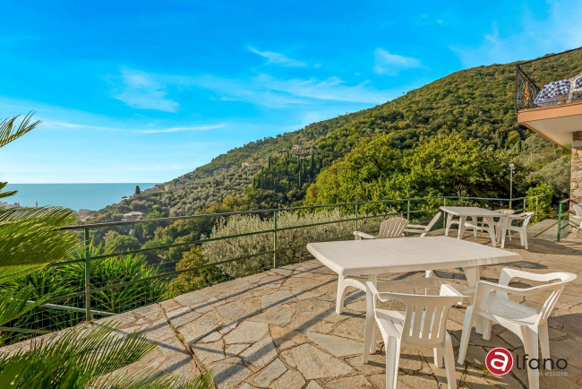 Villa in vendita a Recco (GE)