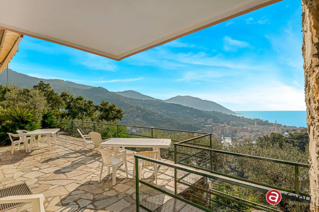 Villa in vendita a Recco (GE)