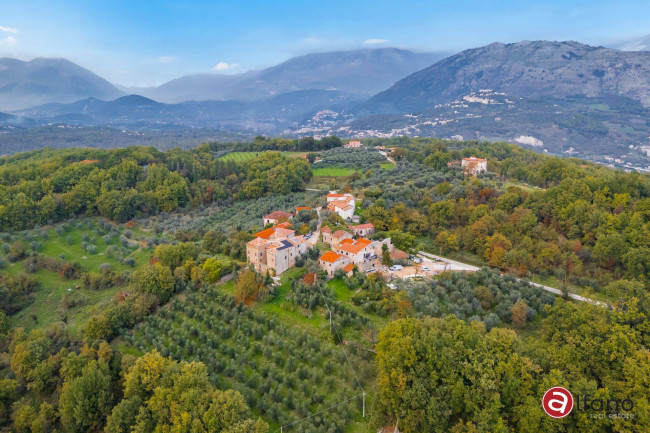 Casale di campagna in vendita a Casalvieri