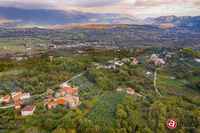 Casale di campagna in vendita a Casalvieri