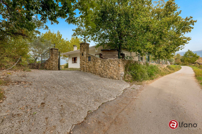 farmhouse for sale in Gallinaro