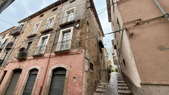 typical historical house for sale in Roccasecca