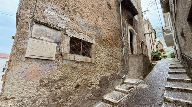 typical historical house for sale in Roccasecca