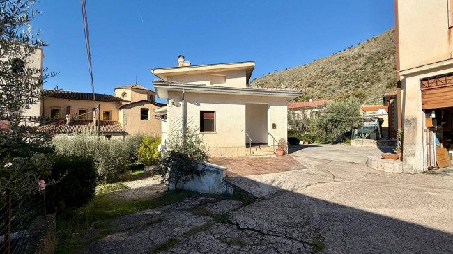 detached house for sale in Roccasecca