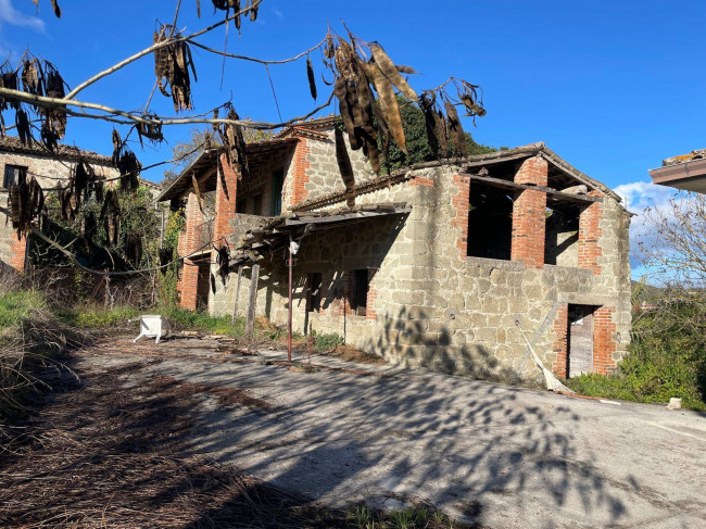 Casale di campagna in vendita a Ripi