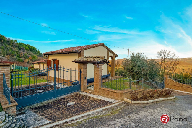 semi-detached villa for sale in Assisi