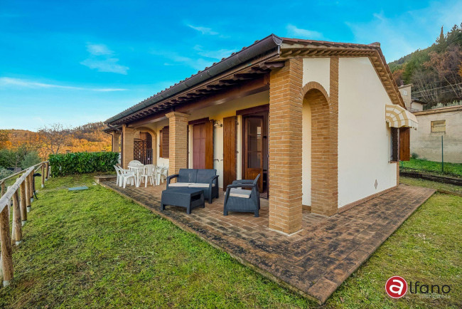 semi-detached villa for sale in Assisi