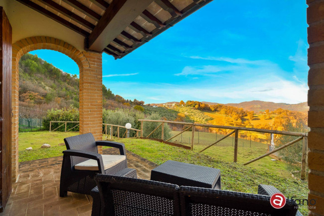 semi-detached villa for sale in Assisi