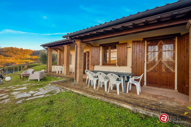 semi-detached villa for sale in Assisi