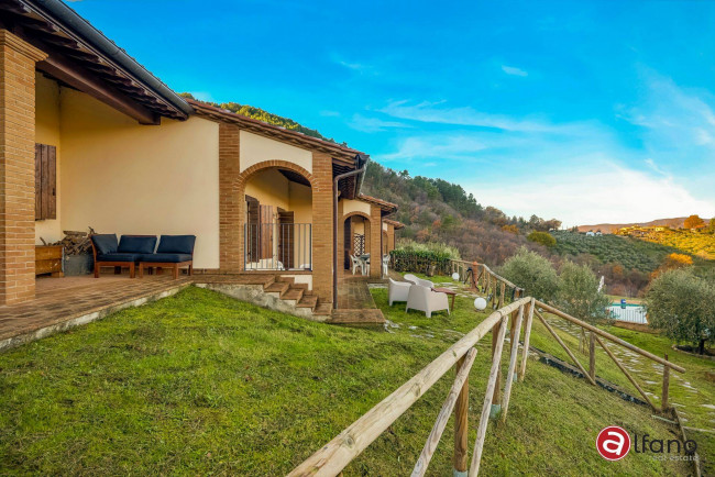 semi-detached villa for sale in Assisi